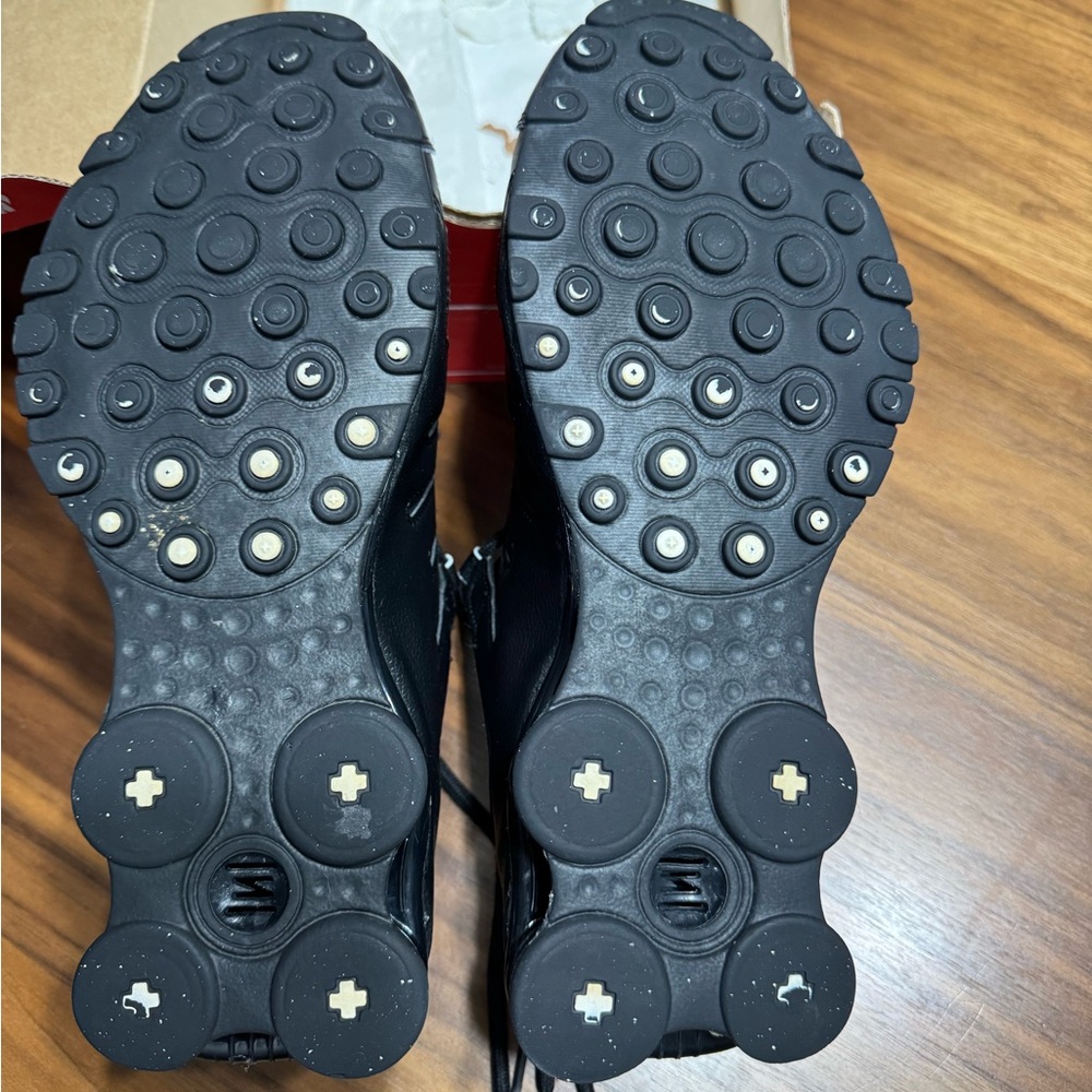 NIKE SHOX NZ EU w/original box

Shoes are in excellent condition. - Picture 7 of 8